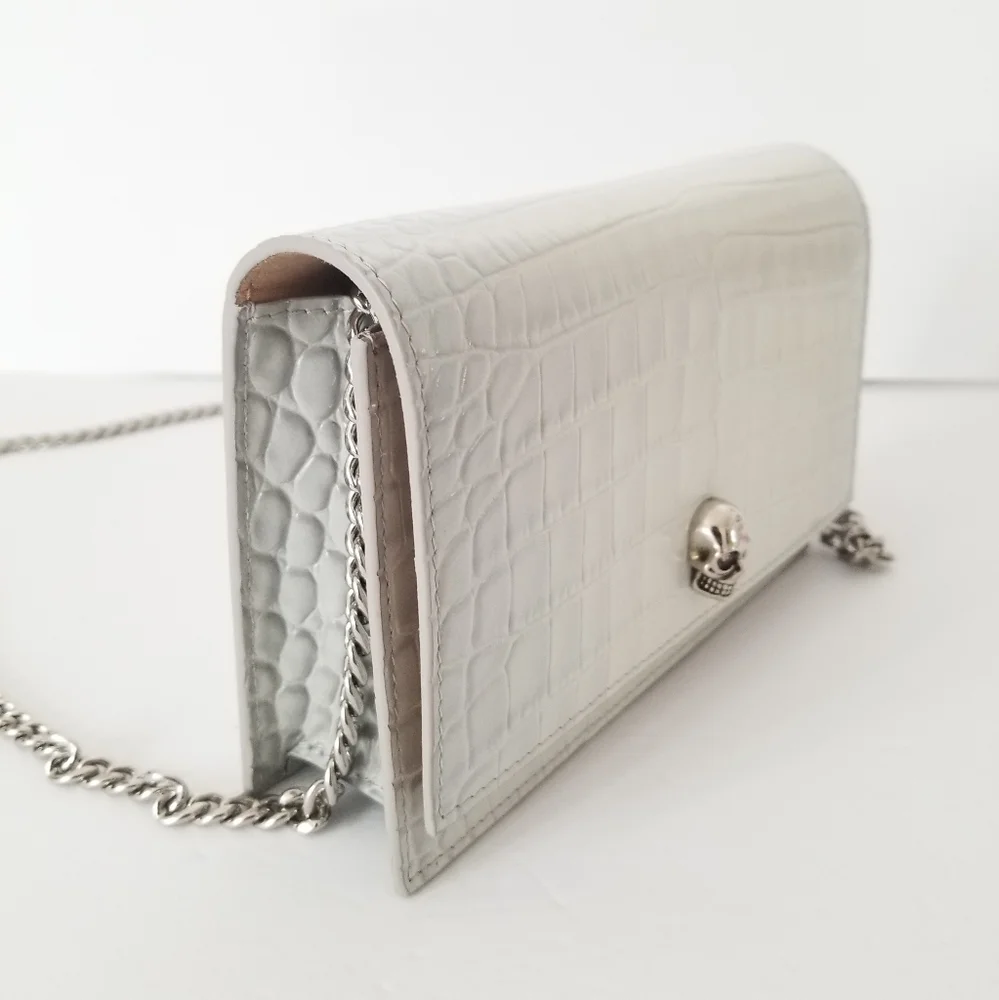 Alexander McQueen Skull Croc-Embossed Leather Chain Crossbody Light Gray - Picture 12 of 12